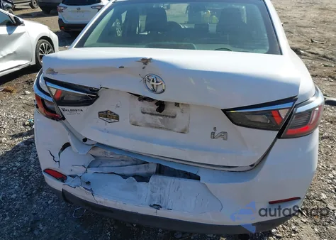 2017 Toyota Yaris Ia из США, поврежденный, VIN 3MYDLBYV4HY158140